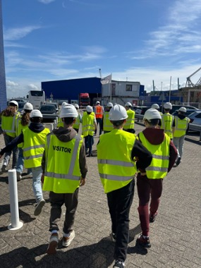 Klas 2A en 2B 16 april science dag Logistiek. 